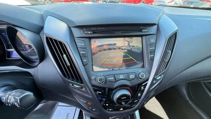 2015 Hyundai Veloster - Image 16 of 19