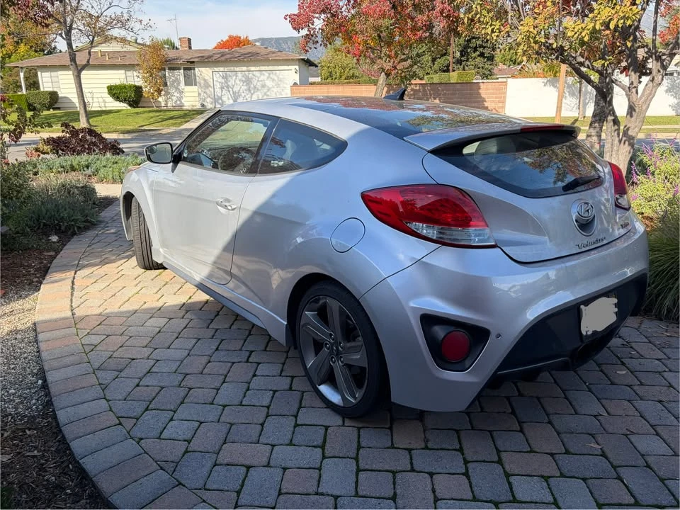 2015 Hyundai Veloster - Image 2 of 20