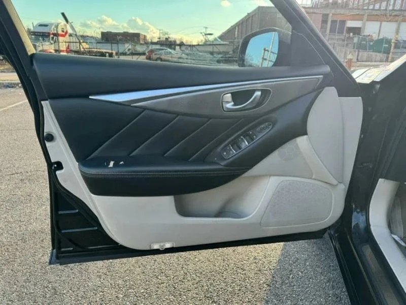 2015 Infiniti Q50 - Image 10 of 12