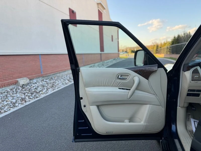 2015 Infiniti QX80 - Image 12 of 12
