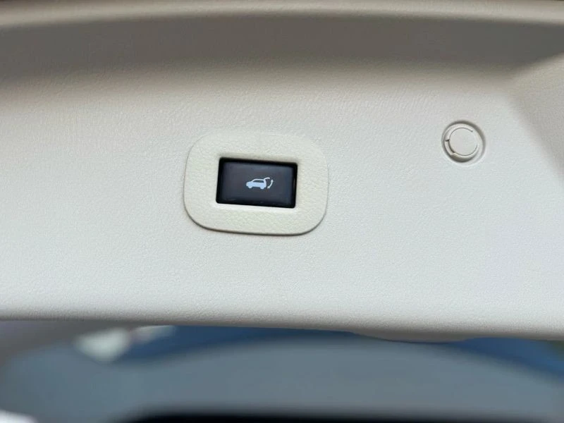 2015 Infiniti QX80 - Image 11 of 12
