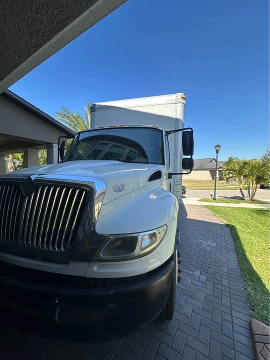 2015 International 4300 - Image 2 of 5