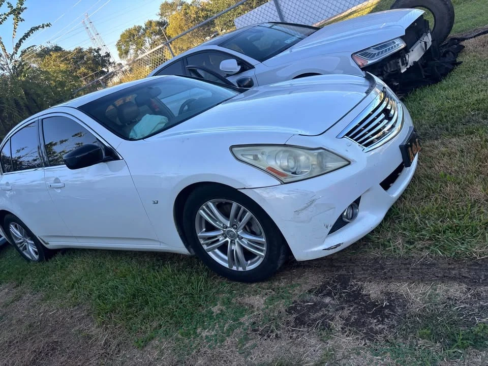 2015 Infiniti Q50 - Image 2 of 9