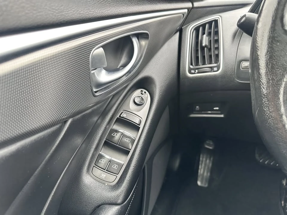 2015 Infiniti Q50 - Image 10 of 15