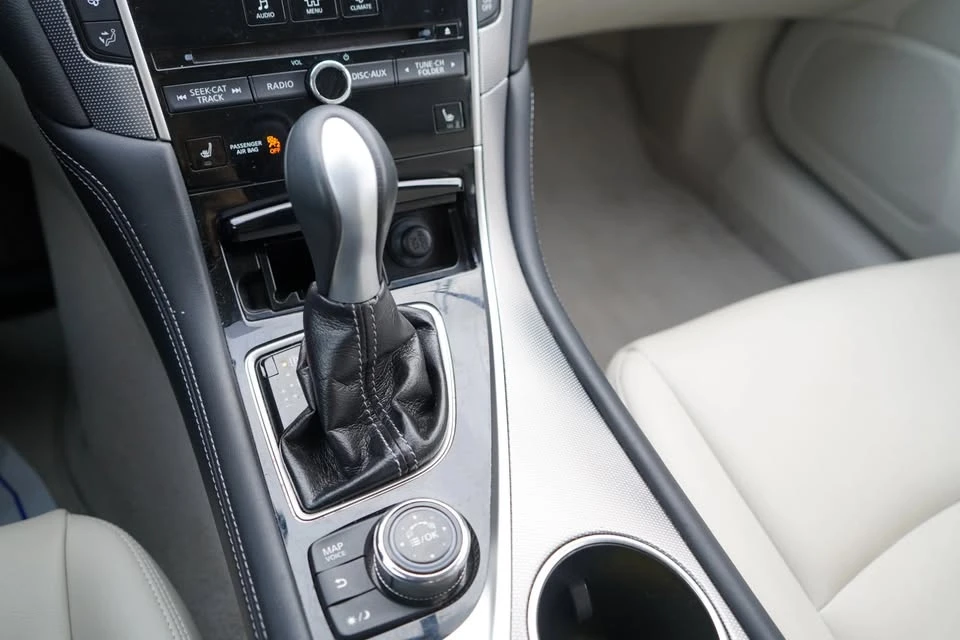2015 Infiniti Q50 - Image 8 of 19