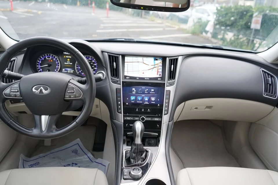 2015 Infiniti Q50 - Image 10 of 19