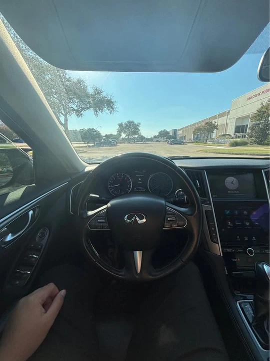 2015 Infiniti Q50 - Image 8 of 9