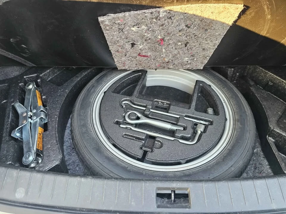 2015 Infiniti Q50 - Image 10 of 11