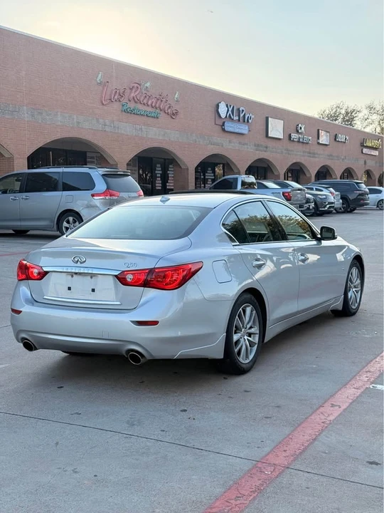 2015 Infiniti Q50 - Image 9 of 20