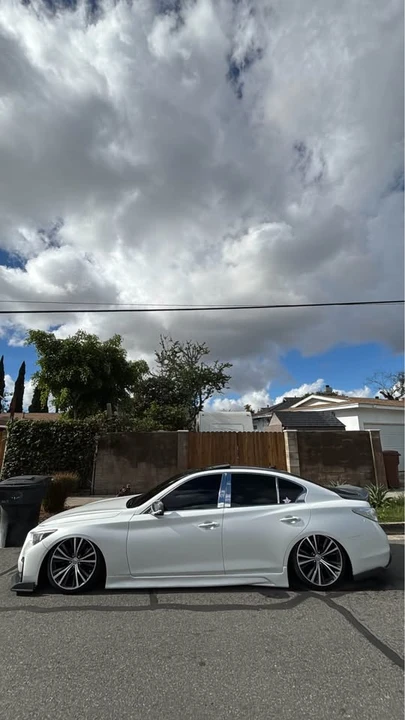 2015 Infiniti Q50 - Image 2 of 4