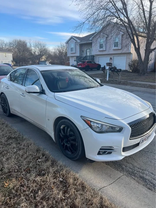 2015 Infiniti Q50 - Image 2 of 15