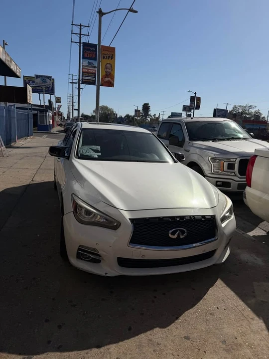 2015 Infiniti Q50 - Image 2 of 3