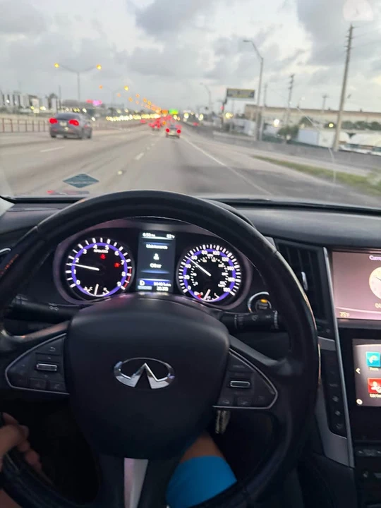 2015 Infiniti Q50 - Image 9 of 9
