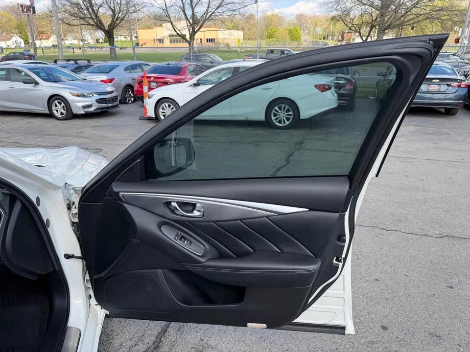 2015 Infiniti Q50 - Image 12 of 19