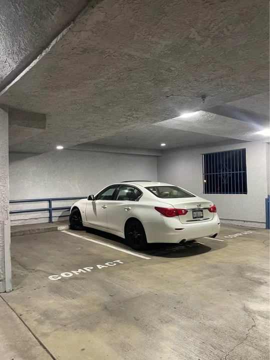 2015 Infiniti Q50 - Image 3 of 4