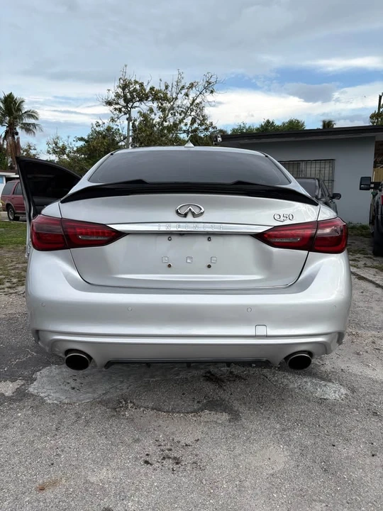 2015 Infiniti Q50 - Image 10 of 10
