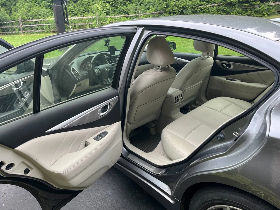 2015 Infiniti Q50 - Image 25 of 31