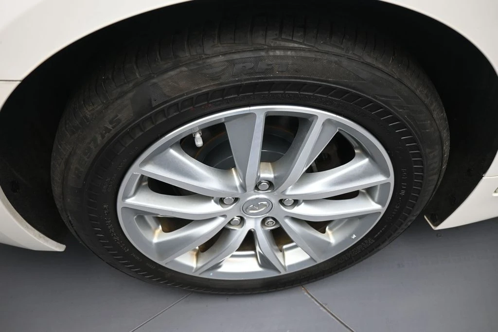 2015 Infiniti Q50 - Image 13 of 31