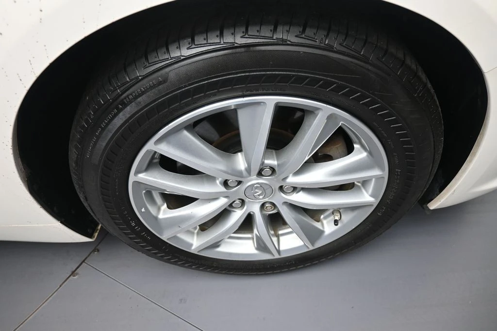 2015 Infiniti Q50 - Image 12 of 31