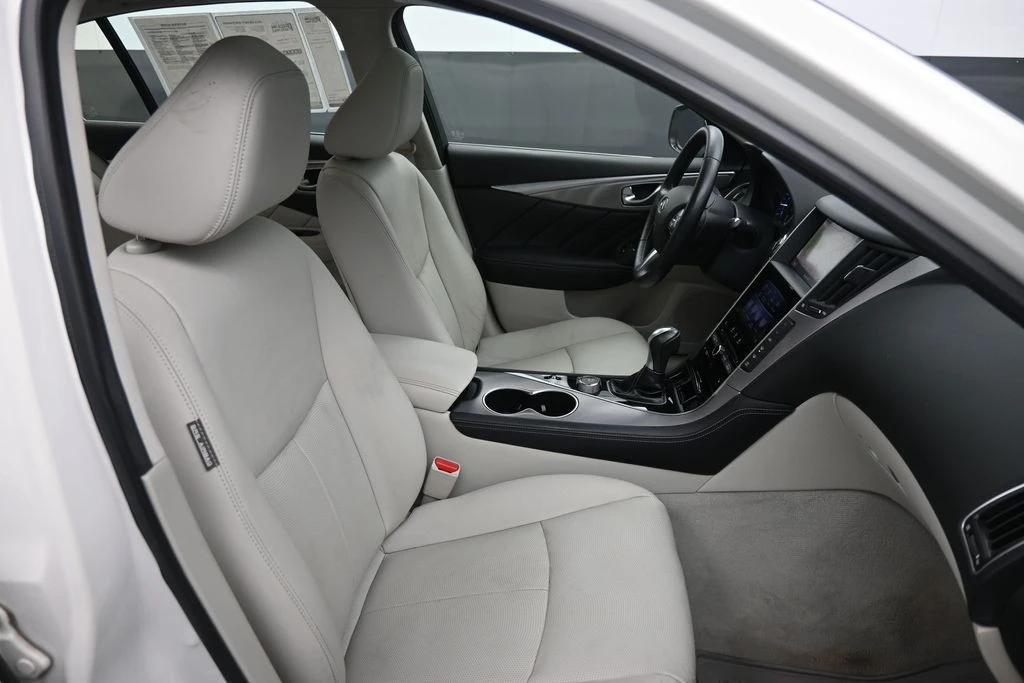 2015 Infiniti Q50 - Image 26 of 31