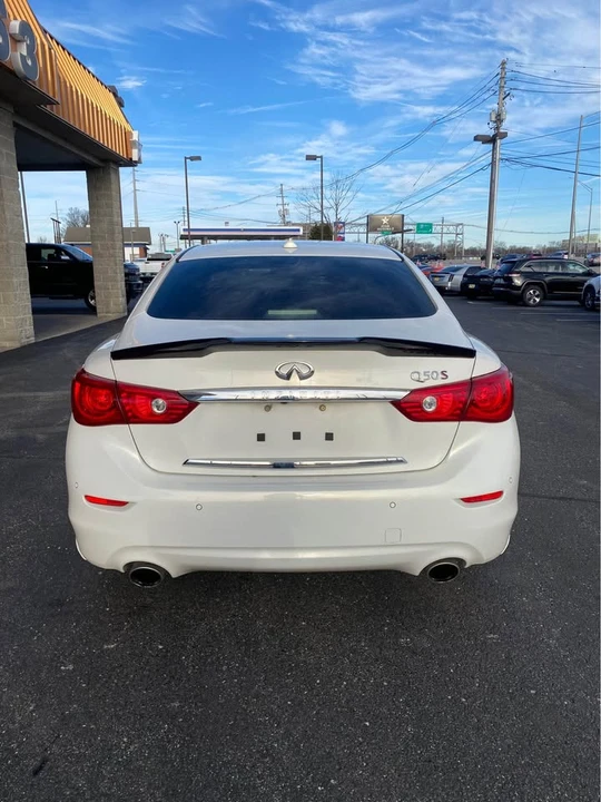 2015 Infiniti Q50 - Image 8 of 14
