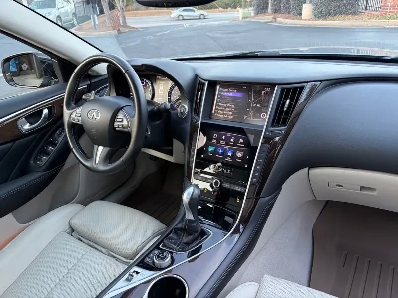 2015 Infiniti Q50 - Image 19 of 20