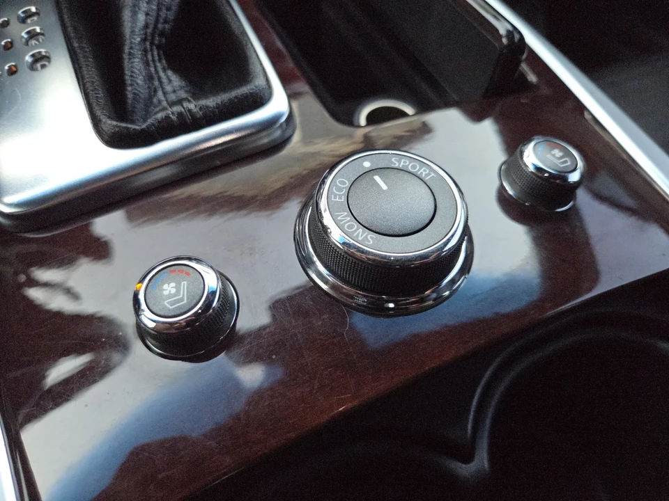 2015 Infiniti M/Q70 4th Gen - Image 13 of 19
