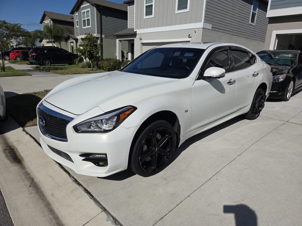 2015 Infiniti M/Q70 4th Gen - Image 2 of 19