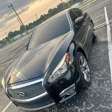 2015 Infiniti Q70 · Sport