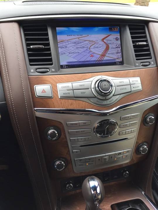 2015 Infiniti QX80 - Image 10 of 14