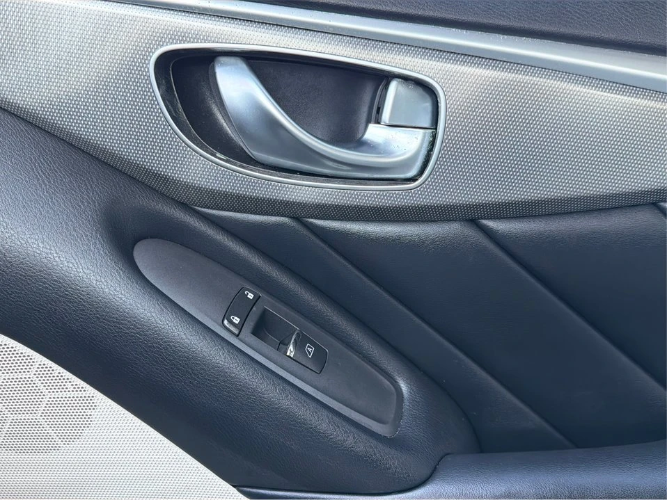 2015 Infiniti Q50 - Image 20 of 20