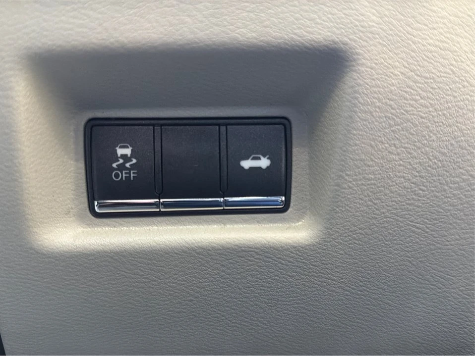 2015 Infiniti Q50 - Image 17 of 20