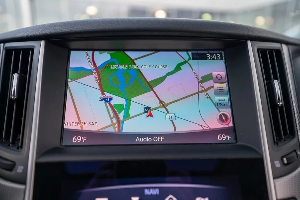 2015 Infiniti Q50 - Image 12 of 14