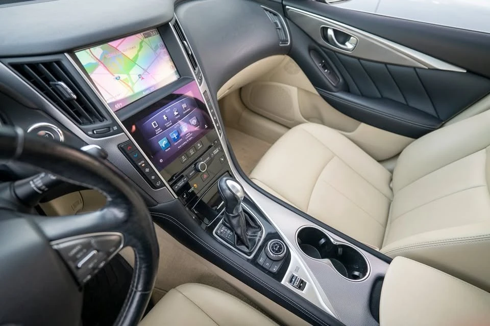2015 Infiniti Q50 - Image 9 of 14