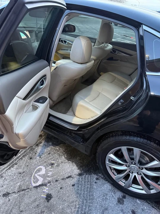 2015 Infiniti M/Q70 4th Gen - Image 11 of 12