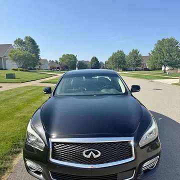 2015 Infiniti Q70L
