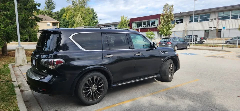 2015 Infiniti QX80 - Image 2 of 9