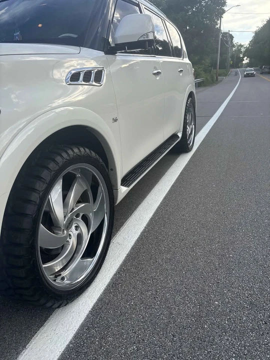2015 Infiniti QX80 - Image 3 of 3