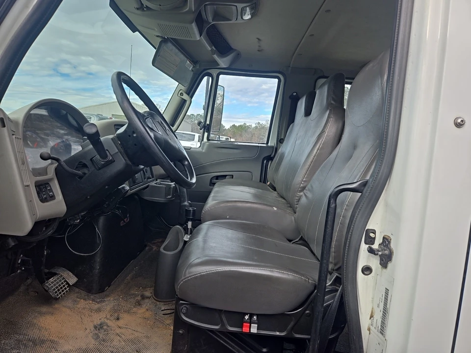 2015 International 4300 - Image 7 of 10