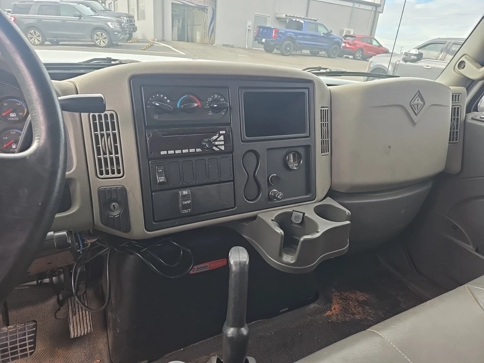 2015 International 4300 - Image 10 of 10