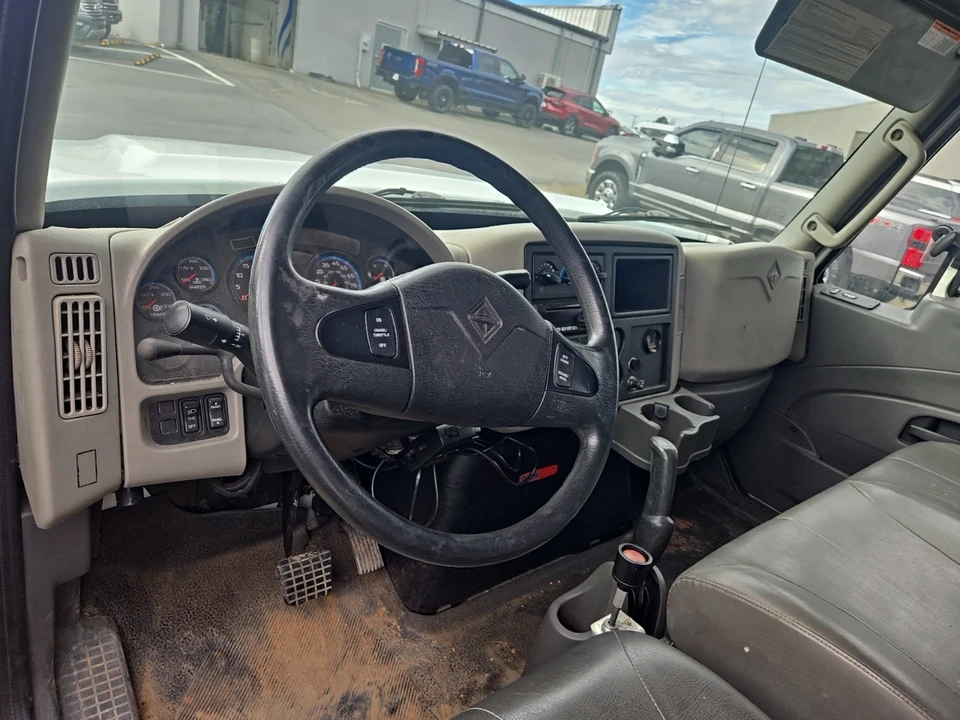 2015 International 4300 - Image 8 of 10