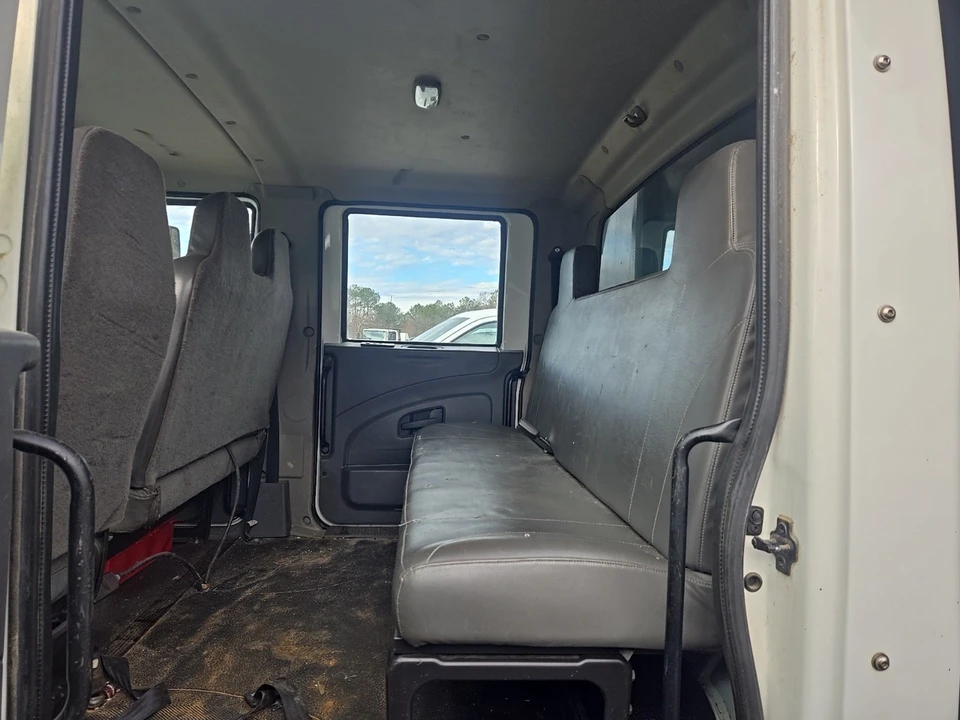 2015 International 4300 - Image 9 of 10