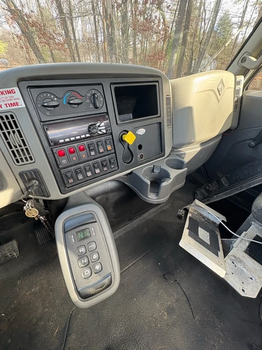 2015 International 4300 - Image 19 of 21