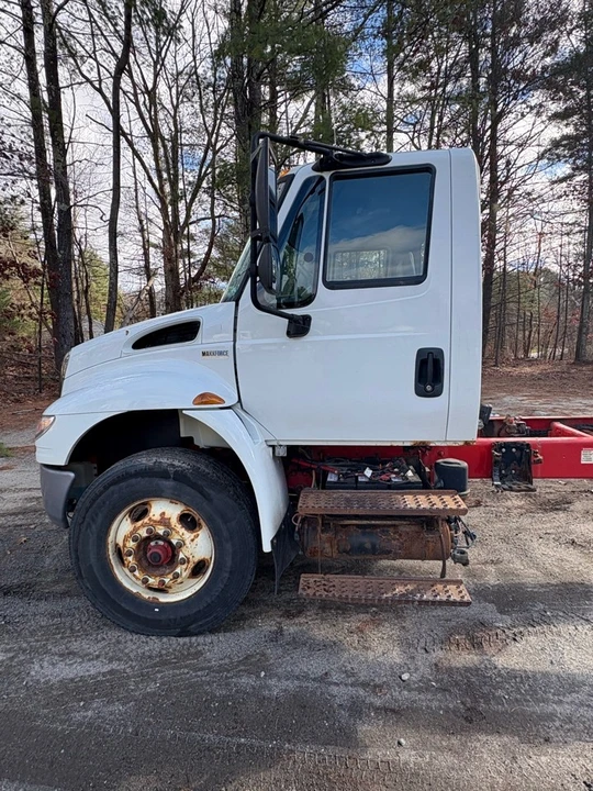 2015 International 4300 - Image 3 of 21