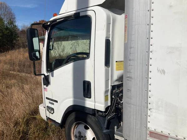 2015 Isuzu Elf - Image 2 of 11
