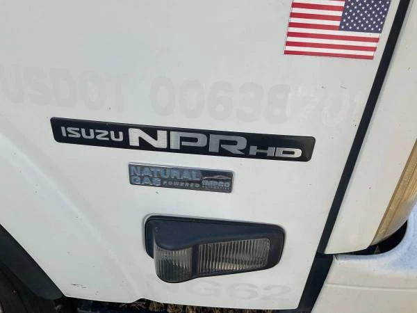 2015 Isuzu Elf - Image 3 of 11