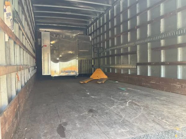 2015 Isuzu Elf - Image 11 of 11