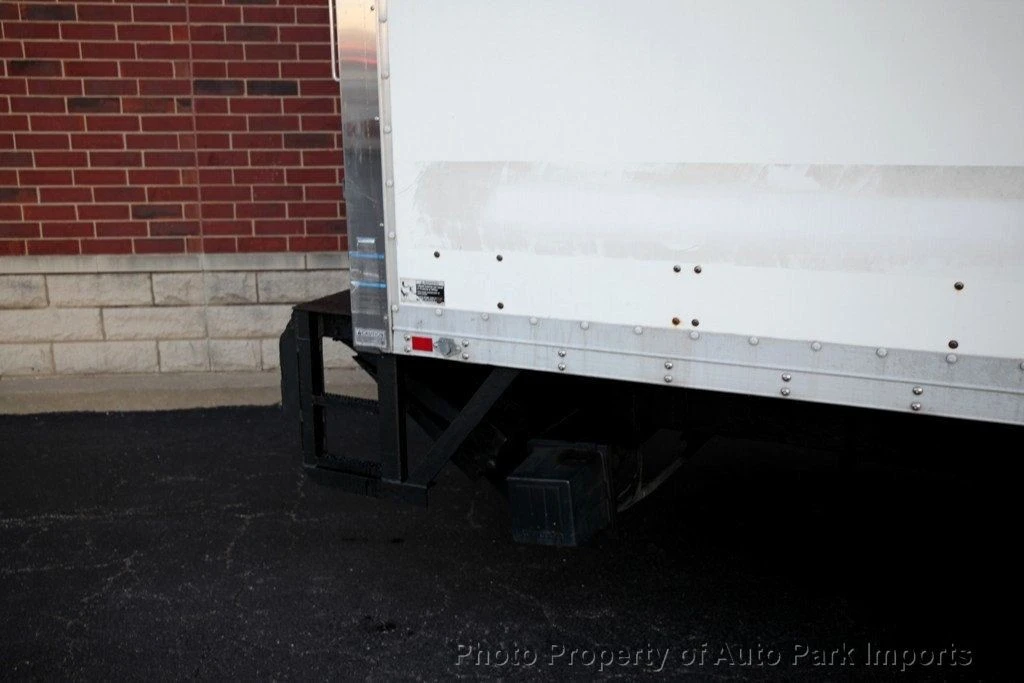 2015 Isuzu Elf - Image 7 of 12