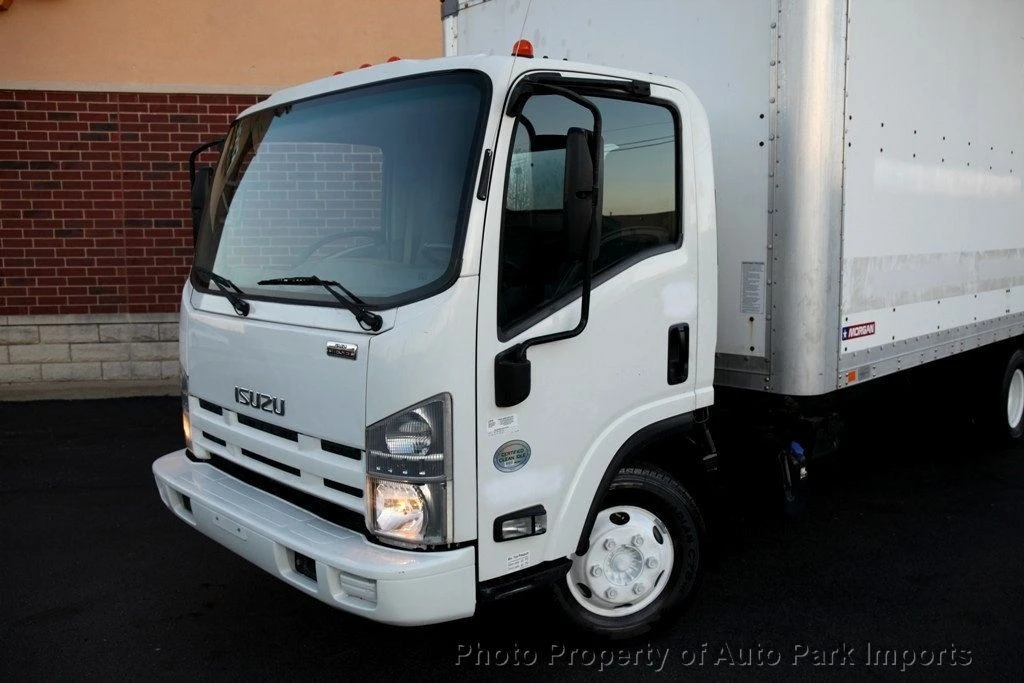 2015 Isuzu Elf - Image 10 of 12