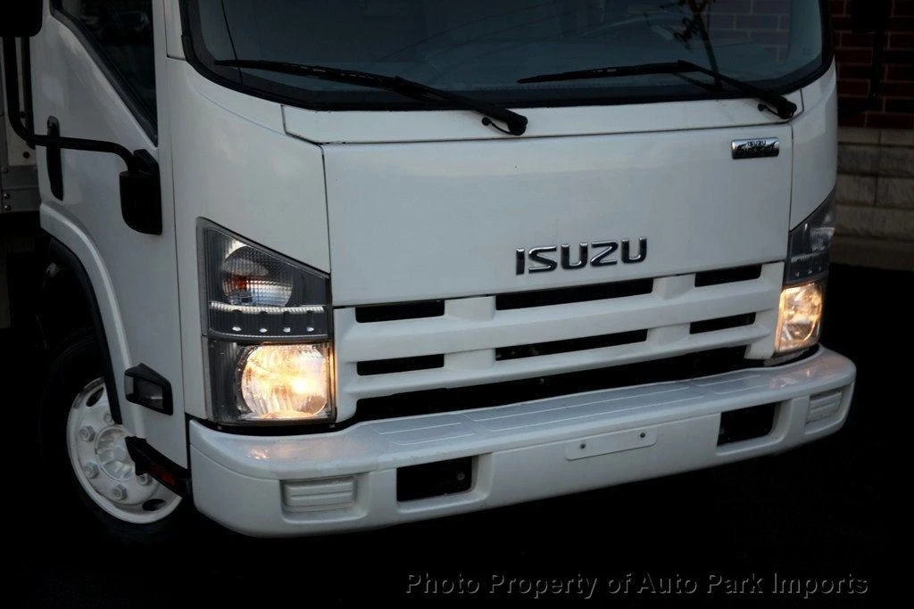2015 Isuzu Elf - Image 4 of 12